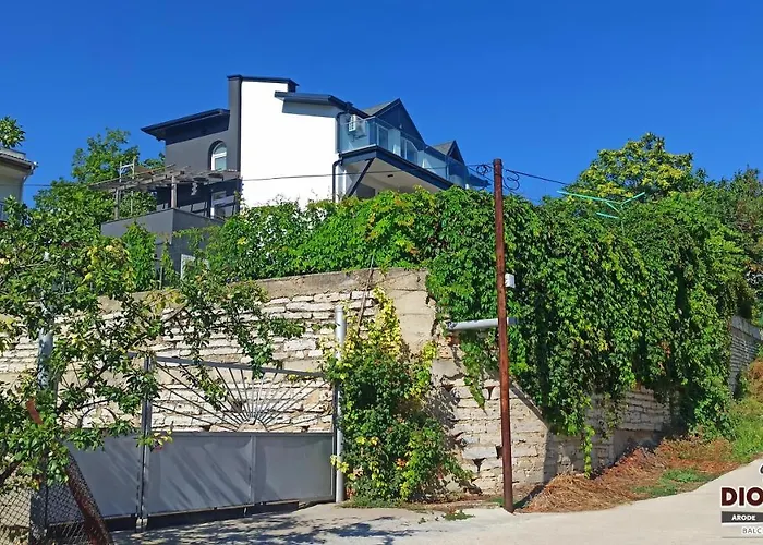 Arode Dionysus Villa Balcsik