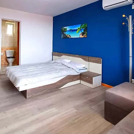 Arode Dionysus Villa *