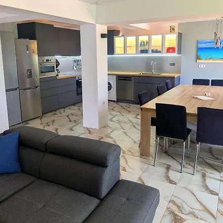 Arode Dionysus * Baltschik